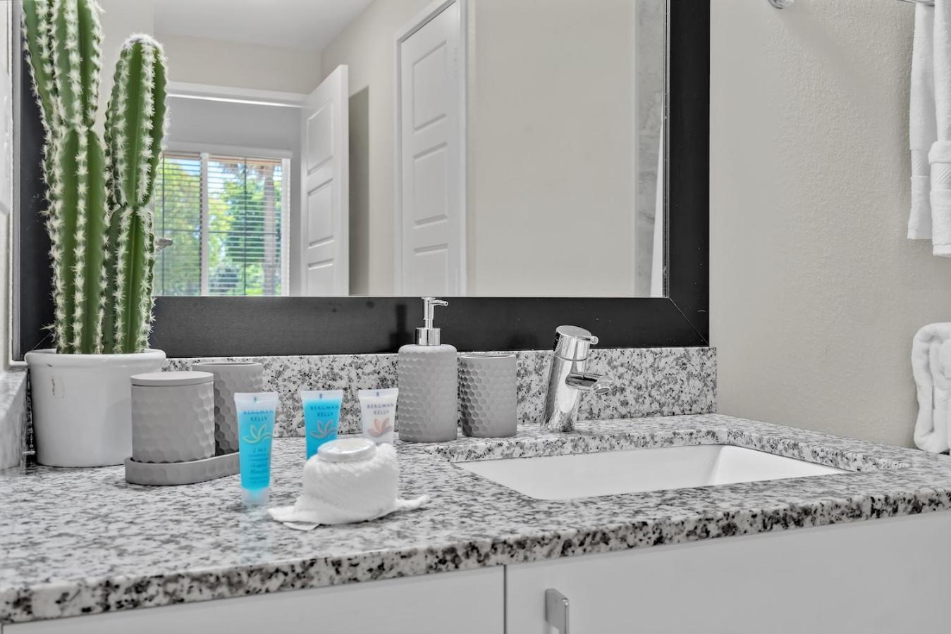 Cozy Retreat 2 Bedroom Hideaway Moments From The Sand Boynton Beach Exteriér fotografie
